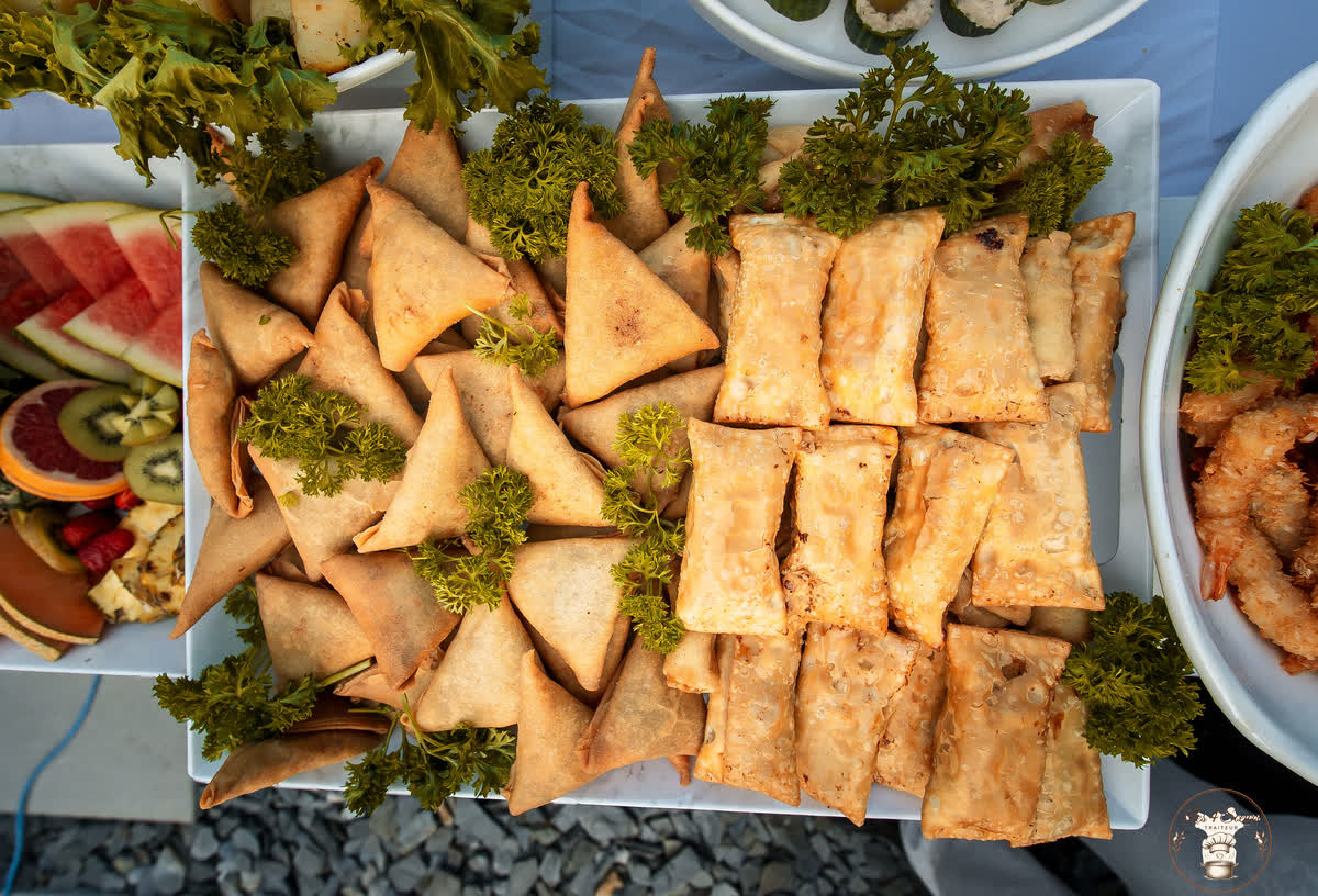 Samosas, deux garnitures